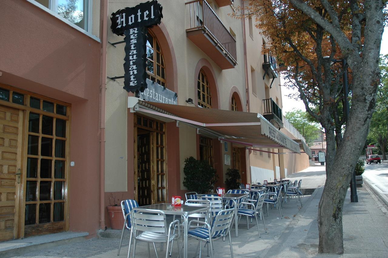 Hotel Tres Arcos San Lorenzo de El Escorial Esterno foto